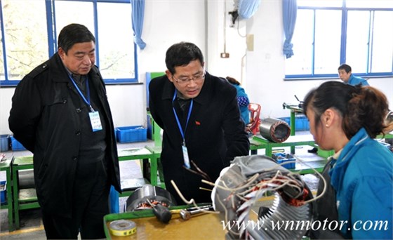 皖南電機:專家組成員在生產(chǎn)現(xiàn)場查看 皖南電機:專家組成員在生產(chǎn)現(xiàn)場查看