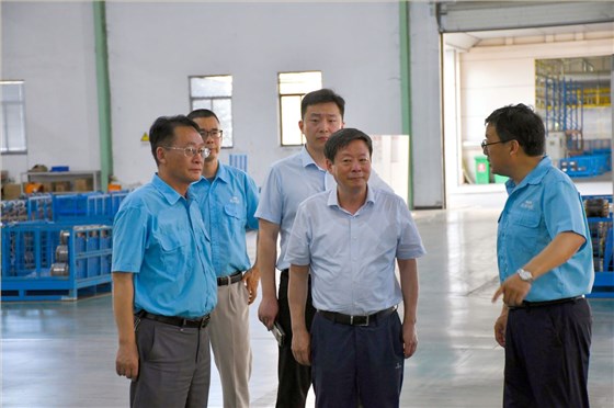 中機(jī)企協(xié)常務(wù)副會(huì)長(zhǎng)楊一平來皖南電機(jī)調(diào)研指導(dǎo) 中機(jī)企協(xié)常務(wù)副會(huì)長(zhǎng)楊一平來皖南電機(jī)調(diào)研指導(dǎo)