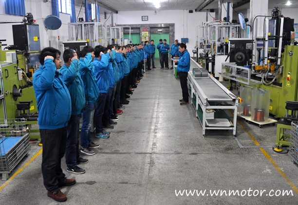 皖南電機班前會又添新內容 皖南電機班前會又添新內容