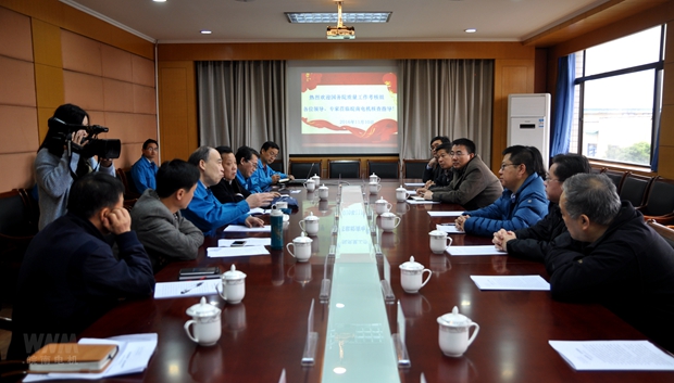 國(guó)務(wù)院質(zhì)量工作考核組來公司檢查指導(dǎo) 國(guó)務(wù)院質(zhì)量工作考核組來公司檢查指導(dǎo)