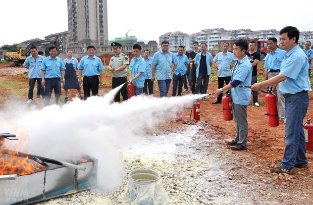 皖南電機(jī)舉辦消防知識培訓(xùn)和滅火演練 皖南電機(jī)舉辦消防知識培訓(xùn)和滅火演練